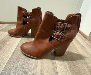 American Eagle Ankle Boots Size 9 Brown Cutout Buckle Heels